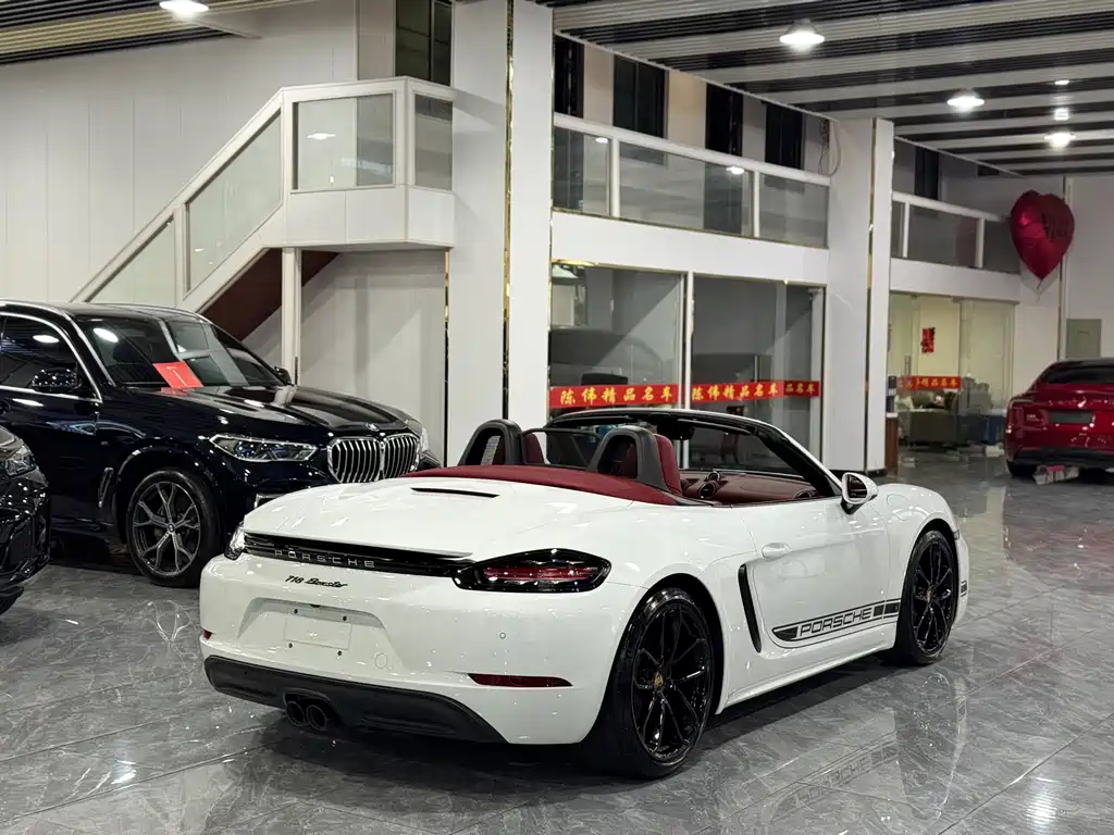 Porsche 718 2025 — фото 15