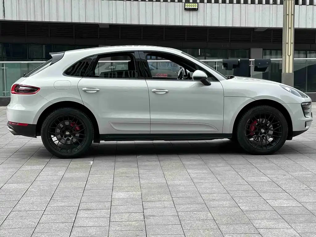 Porsche Macan 2017 — фото 5