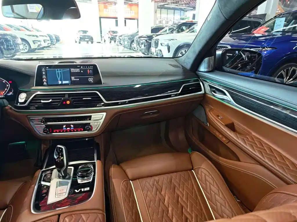 BMW 7 Series 2023 — фото 19