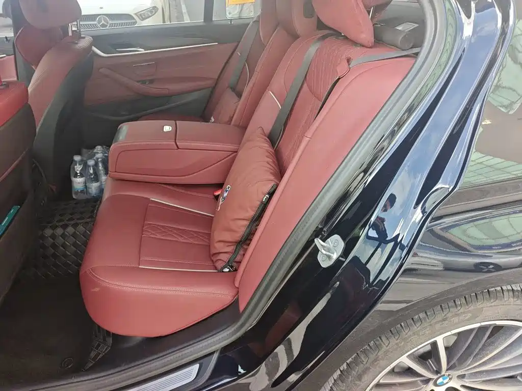 BMW 5 Series 2023 — фото 13