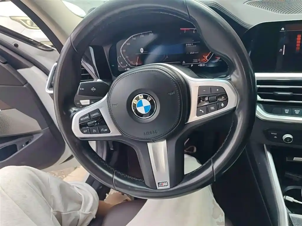 BMW 3 Series 2022 — фото 11