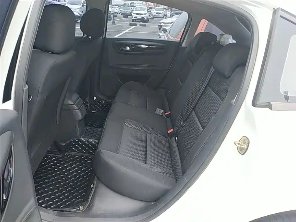 Citroen C-Quatre 2015 — фото 17