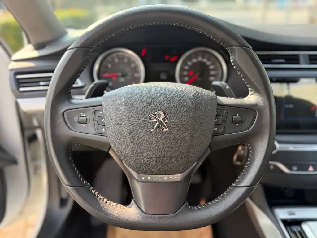 Peugeot 408 2022 — фото 18