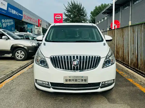 Buick GL8 2013