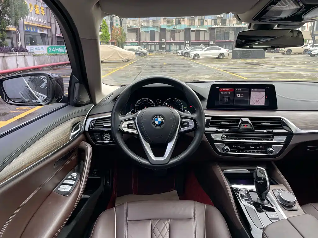 BMW 5 Series 2019 — фото 6