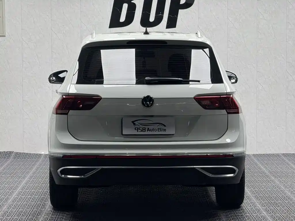 Volkswagen Tiguan L 2023 — фото 12