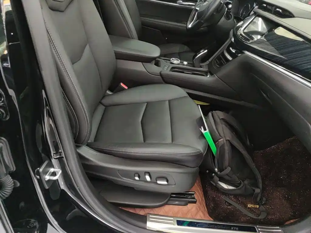 Cadillac XT6 2023 — фото 25