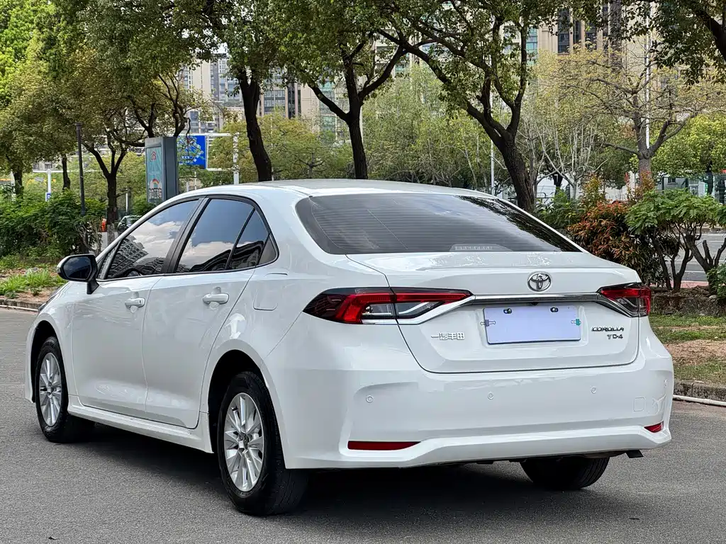 Toyota Corolla 2023 — фото 11
