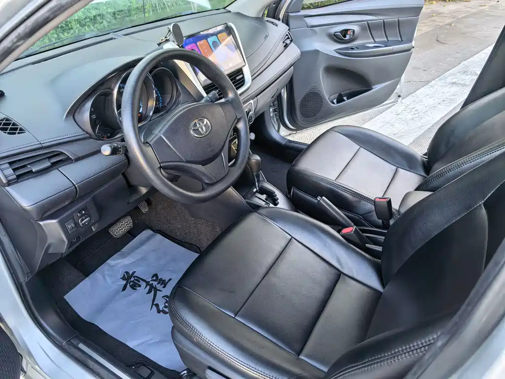 Toyota Yaris L 2019 — фото 10