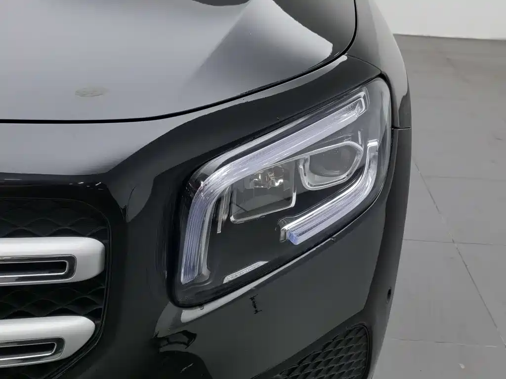 Mercedes-Benz GLB 2021