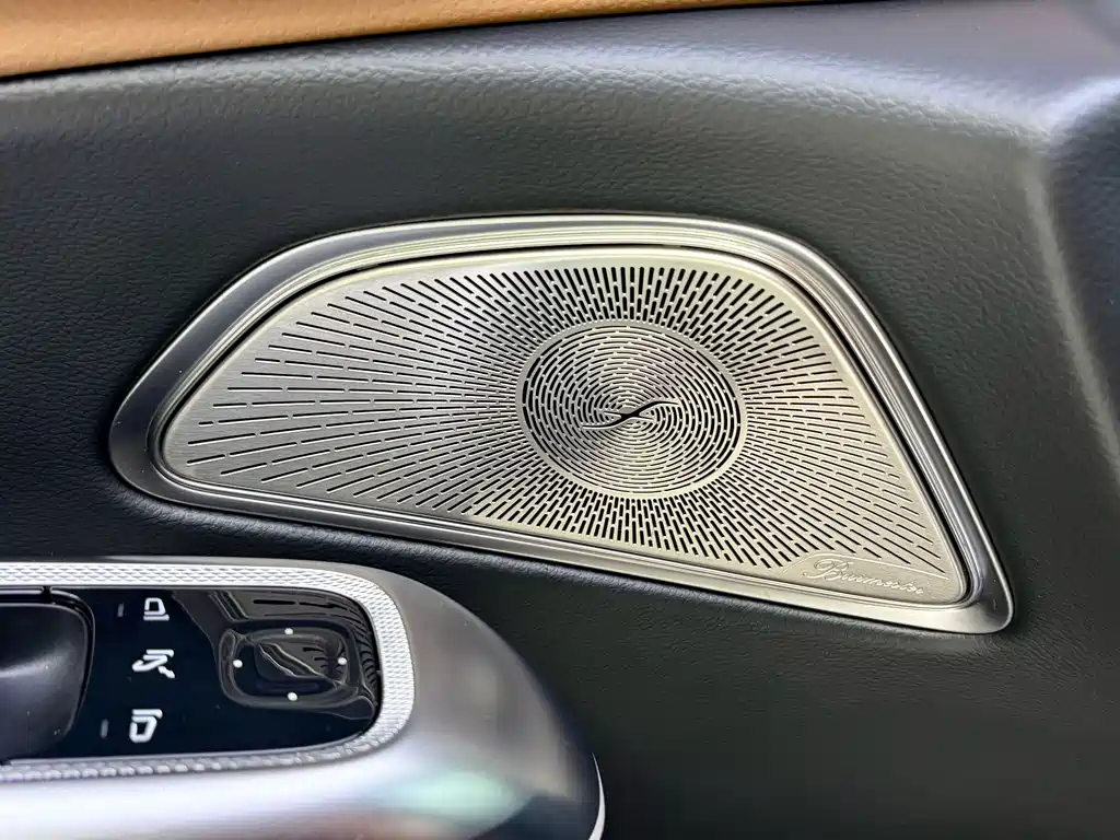 Mercedes-Benz E-Class 2025 — фото 9