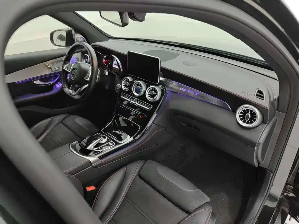 Mercedes-Benz GLC AMG 2018 — фото 17
