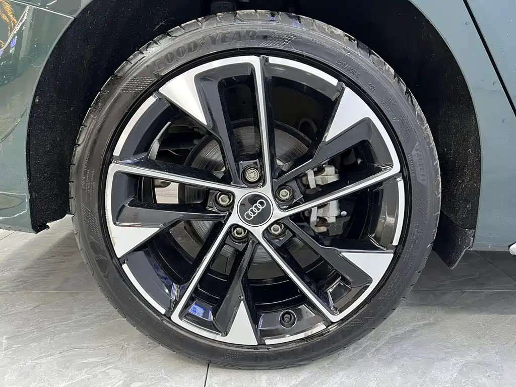 Audi A3 2023 — фото 19