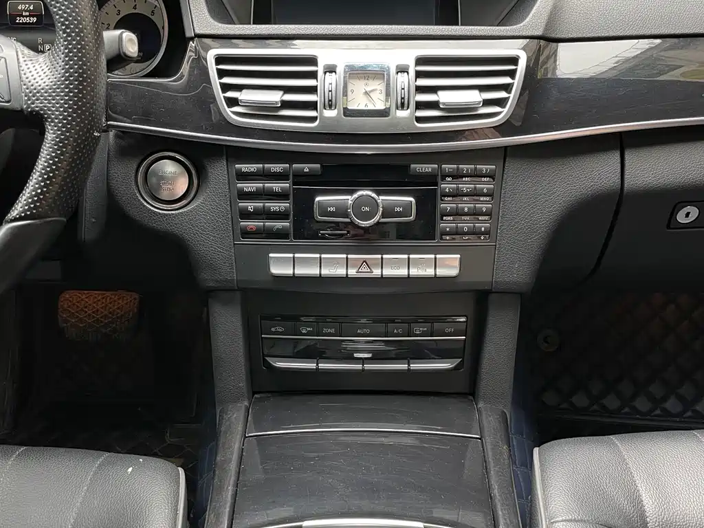Mercedes-Benz E-Class 2015 — фото 17