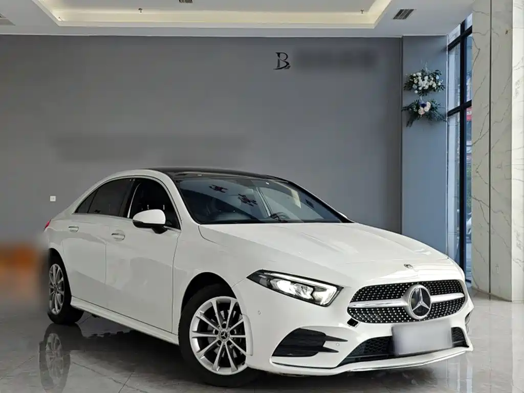 Mercedes-Benz A-Class 2022 — фото 10