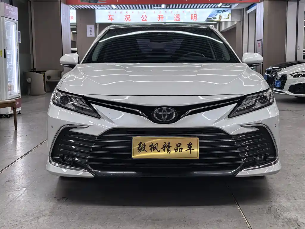 Toyota Camry 2021 — фото 2