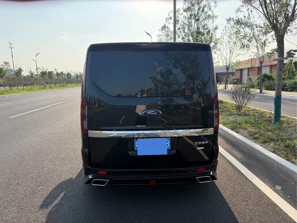 Ford Tourneo 2023 — фото 9
