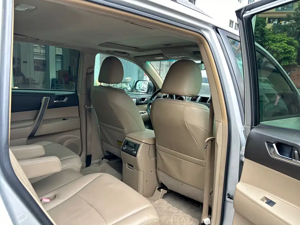 Toyota Highlander 2010 — фото 29