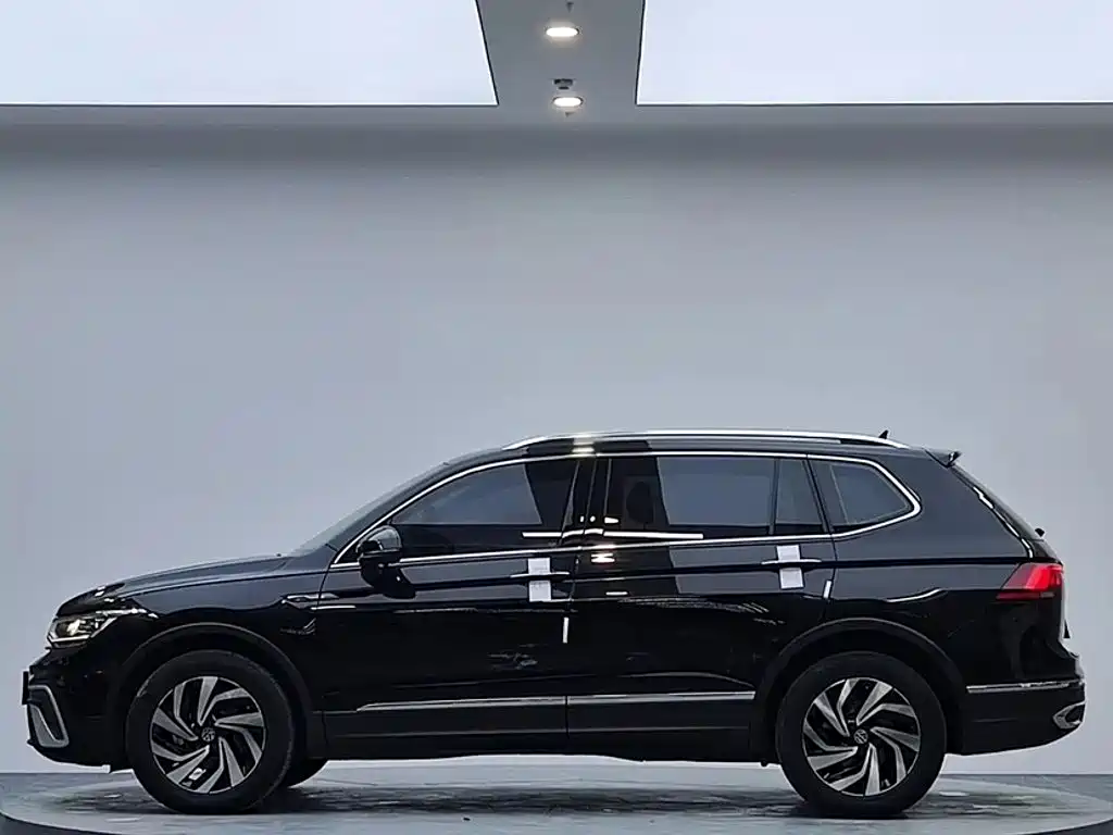 Volkswagen Tiguan L 2023