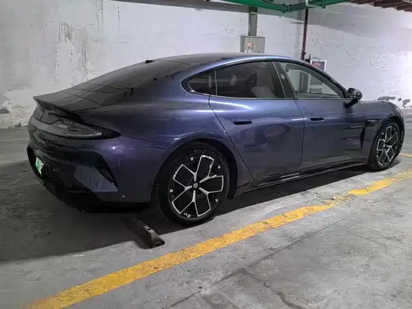 Xiaomi SU7 2024