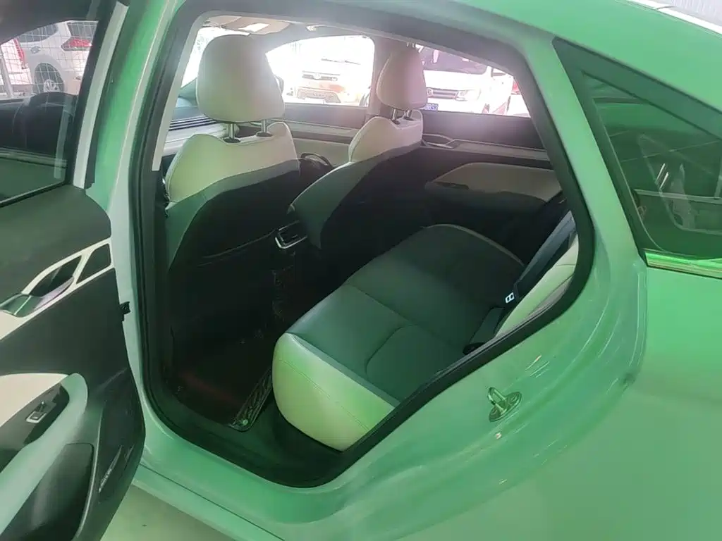 Geely Emgrand L Hip 2023 — фото 17