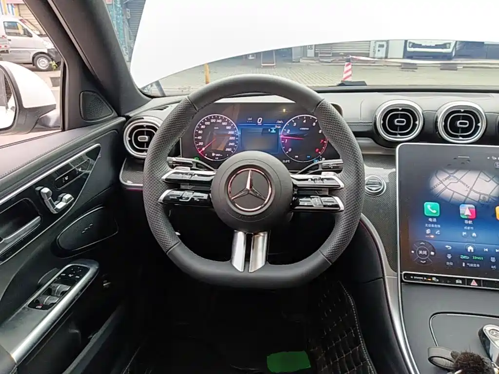 Mercedes-Benz C-Class 2025 — фото 11