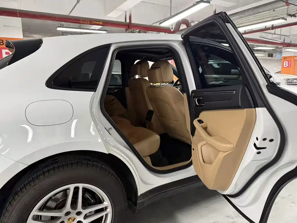 Porsche Macan 2017 — фото 13
