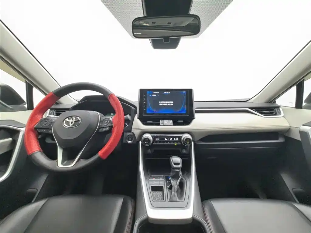 Toyota RAV4 2019 — фото 5