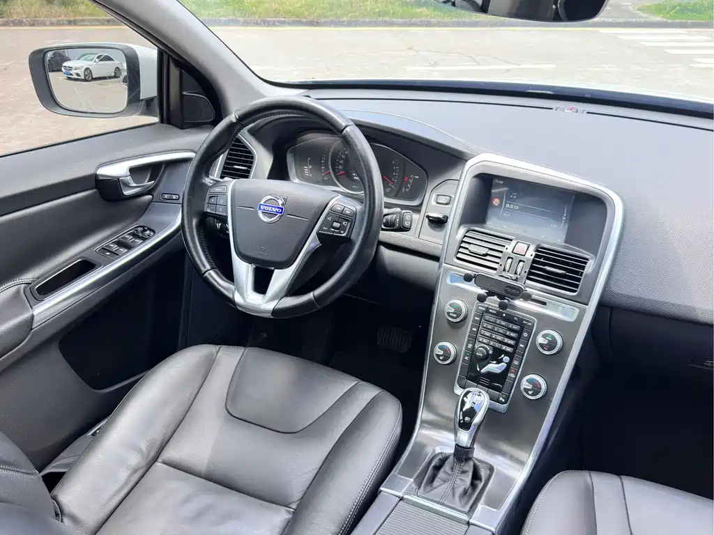 Volvo XC60 2014 — фото 19