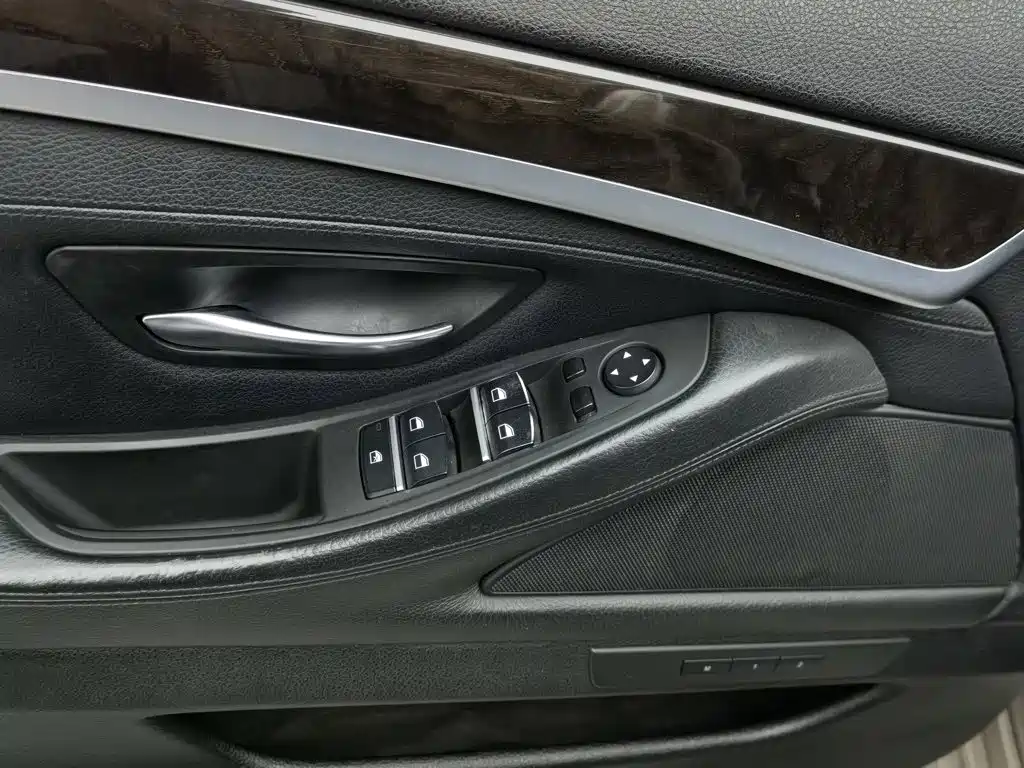 BMW 5 Series 2013 — фото 9