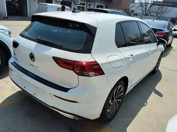 Volkswagen Golf 2021