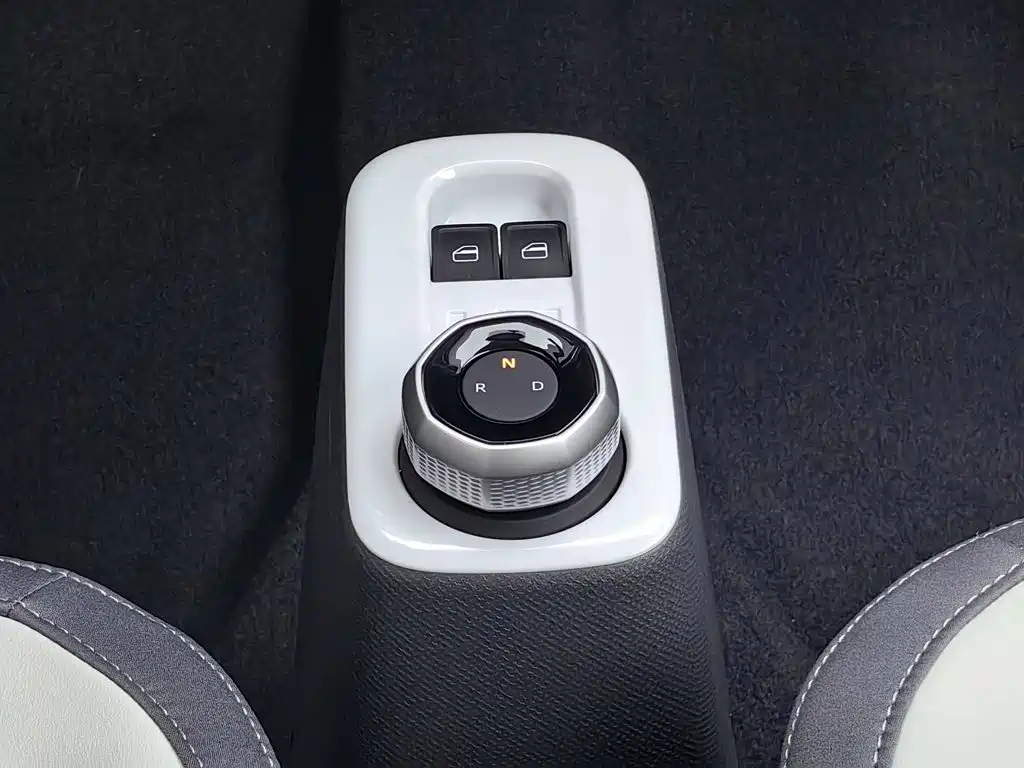 Geely Galaxy Panda 2025 — фото 13