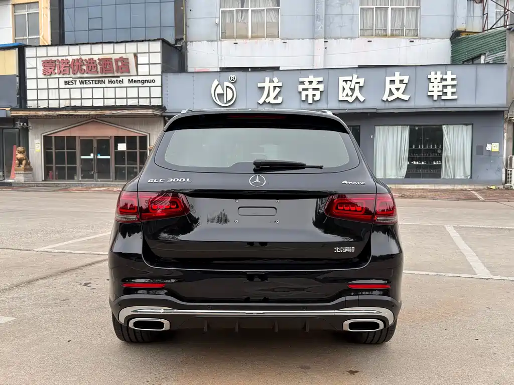 Mercedes-Benz GLC 2023