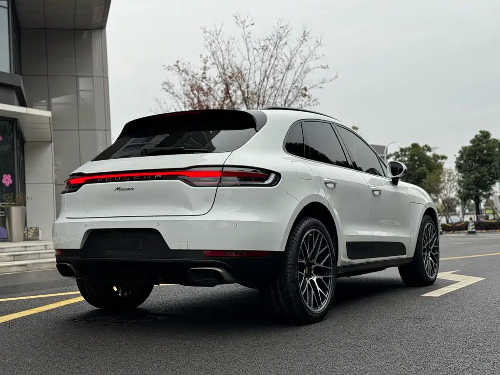 Porsche Macan 2020 — фото 11