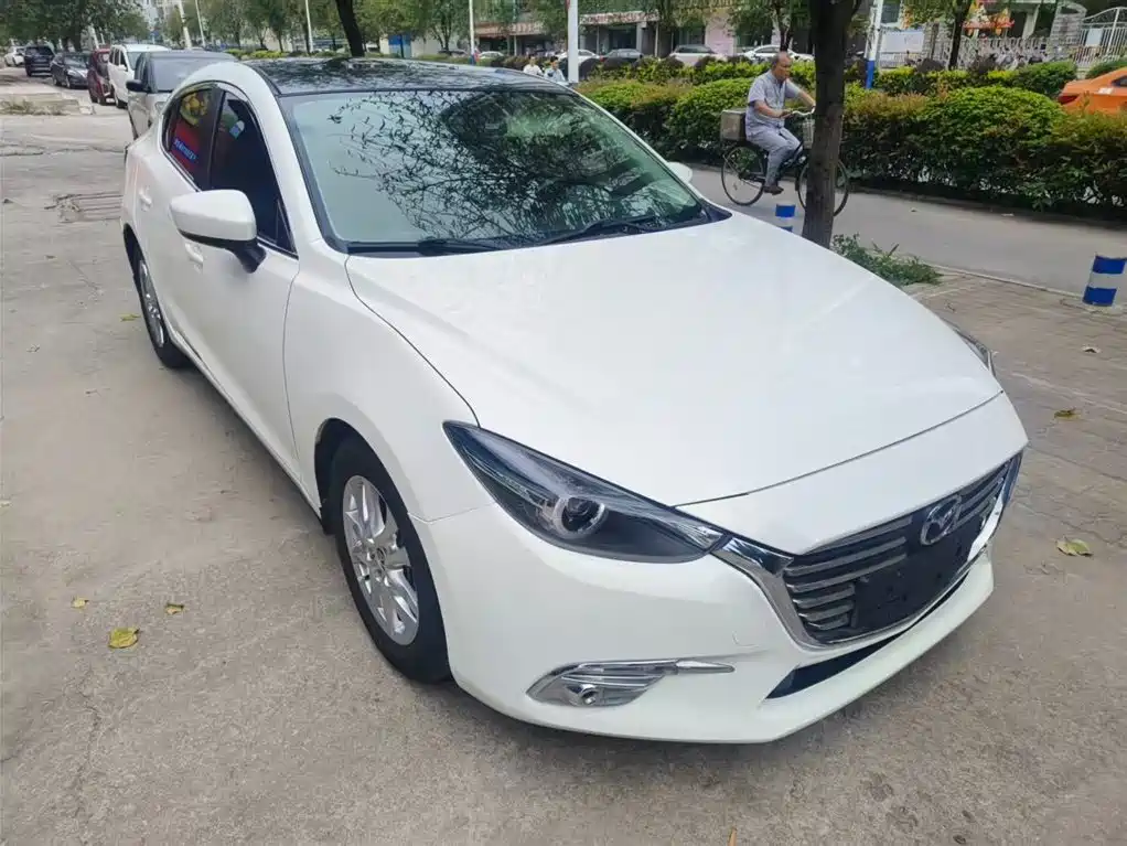 Mazda 3 Axela 2018 — фото 3