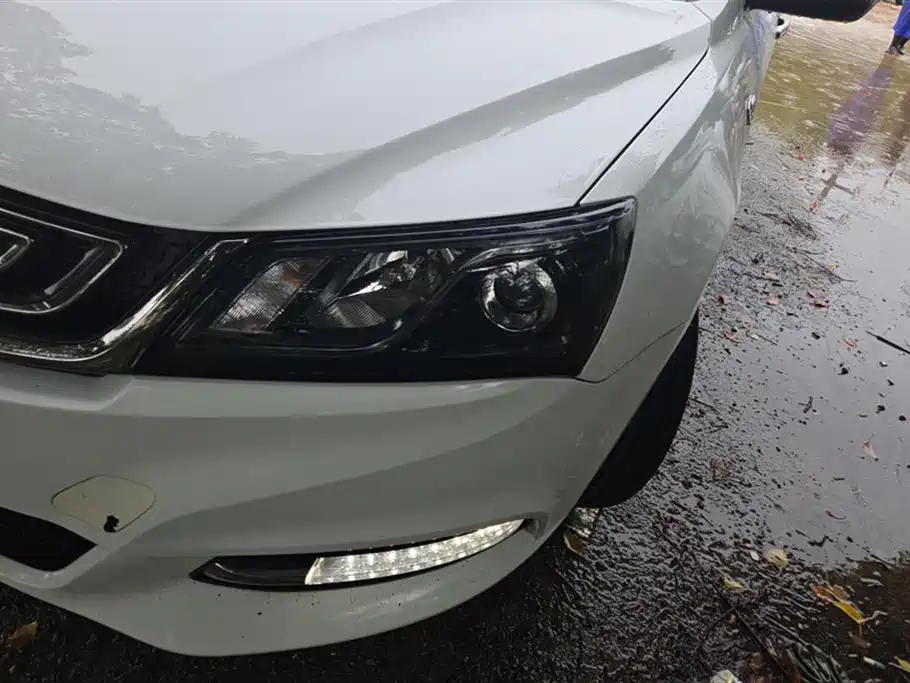 Geely Emgrand 2017