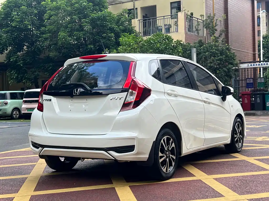 Honda Fit 2018 — фото 8