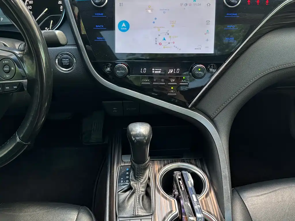 Toyota Camry 2019 — фото 23