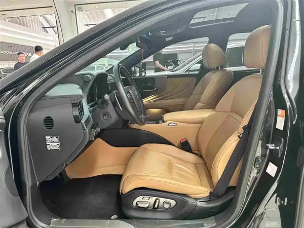 Lexus LS 2022