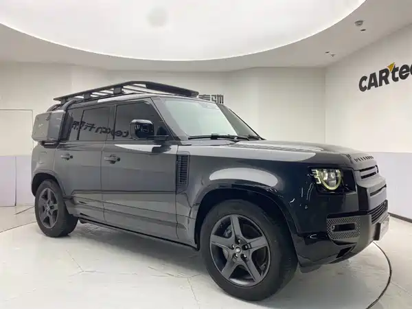 Land Rover Defender 2023