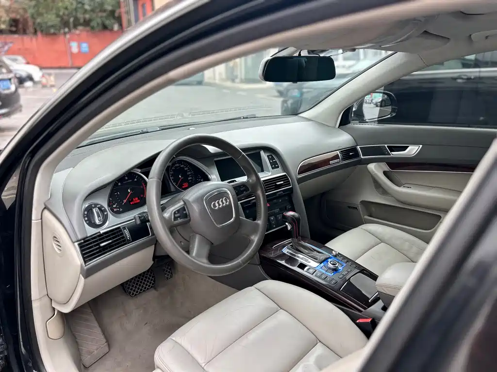 Audi A6L 2010 — фото 10