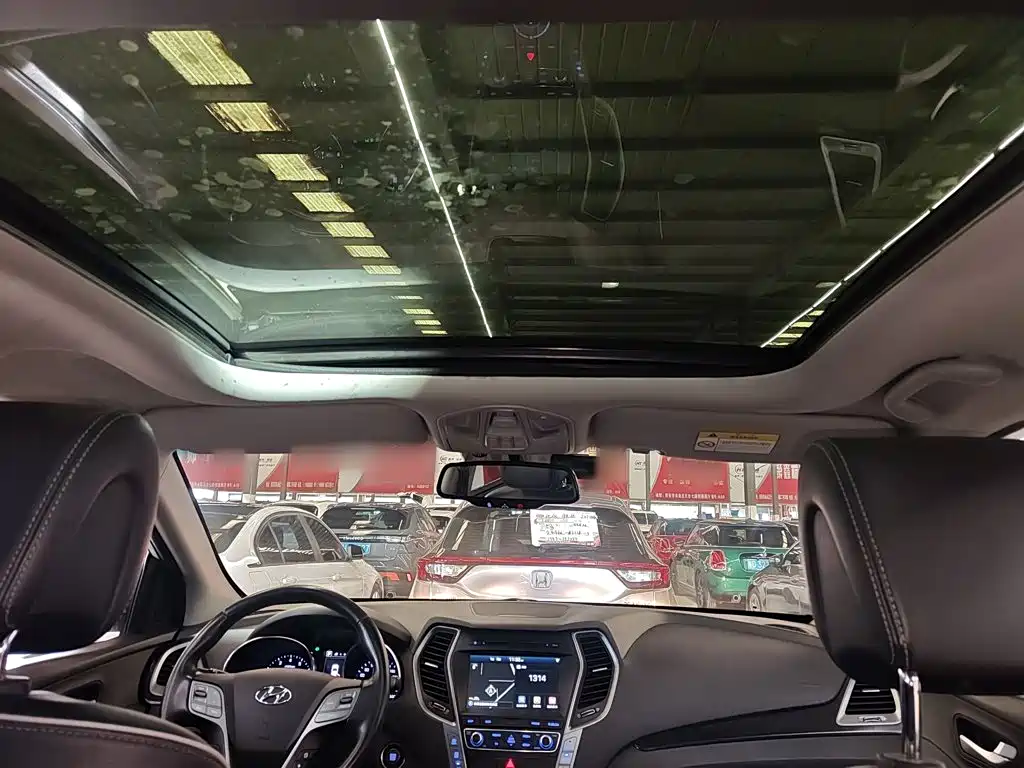 Hyundai Santa Fe 2017 — фото 18