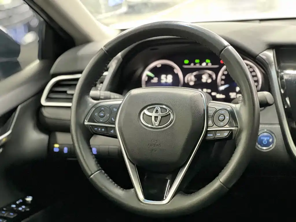 Toyota Camry 2021 — фото 14