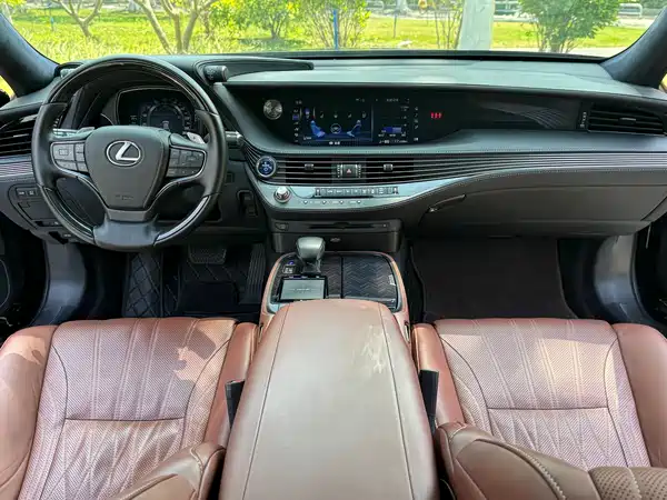 Lexus LS 2018