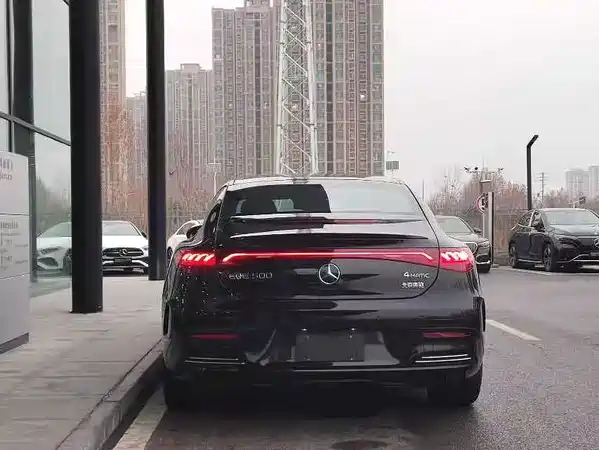 Mercedes-Benz EQE 2025