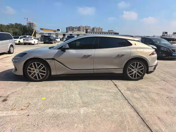 Denza Z9GT 2025
