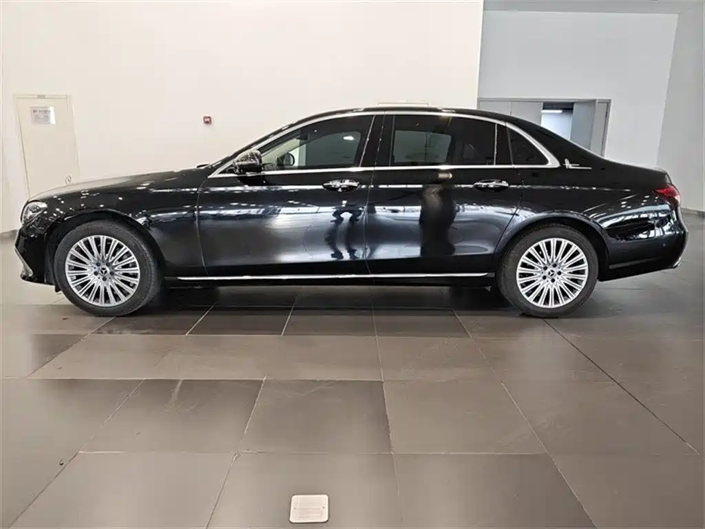 Mercedes-Benz E-Class 2023 — фото 2