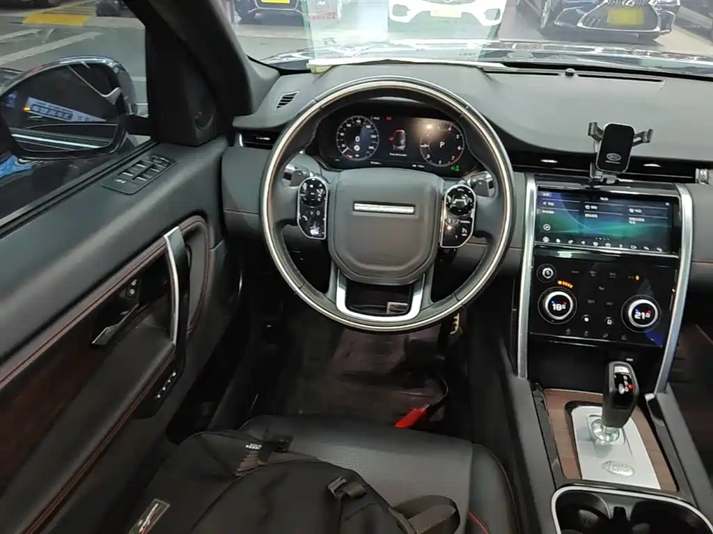 Land Rover Discovery Sport 2021 — фото 11