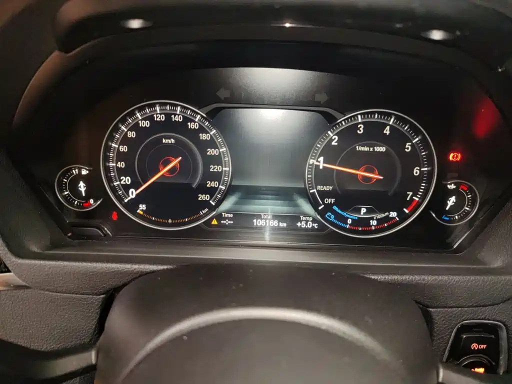 BMW 3 Series 2018 — фото 12