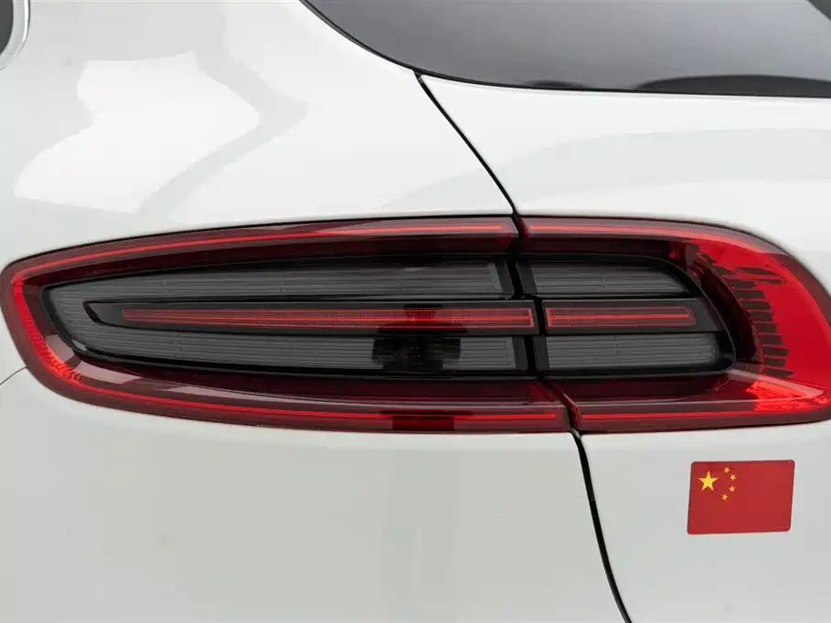 Porsche Macan 2015 — фото 12